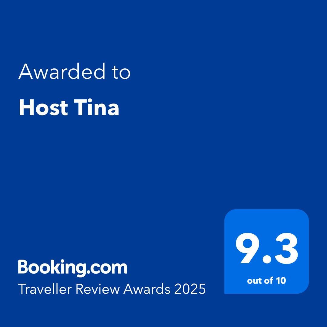 בית אירוח Host Tina *